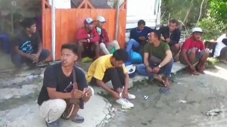 Pekerja migran ilegal yang telantar di Bagan Asahan dengan tujuan mengadu nasib ke Malaysia. (foto: ist)