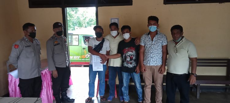 Polsek Balata berhasil menyelesaikan pertikaian sopir angkutan umum CV Pepabri dan CV Sinar Murni, pada Selasa (23/11/2021) sore tadi, pukul 15.00 WIB, di Mako Polsek Balata, Kelurahan Tiga Balata, Kecamatan Jorlang Hataran, Kabupaten Simalungun.