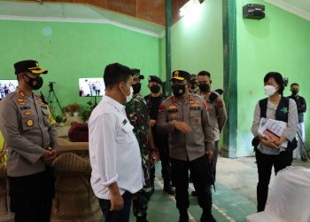 Kapolres Simalungun dampingi Kapoldasu tinjau vaksinasi di   Bosar Maligas, Sabtu (27/11/2021) pagi tadi, pukul 08.00 WIB.