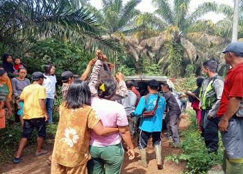 Warga Dusun Talang Silungko, Kecamatan Pelayang Kabupaten Bungo, digegerkan dengan penemuan mayat laki-laki di sebuah kebun, Selasa (09/11/2021). iNews TV/Budi