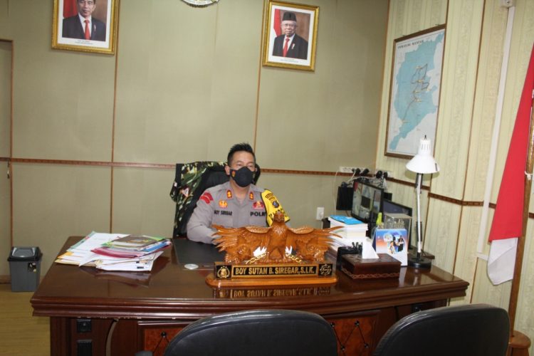 Kapolres Pematangsiantar, AKBP Boy Sutan Binanga Siregar, S.I.K, MH, di ruang kerjanya, pada Selasa (30/11/2021) pagi tadi, pukul  10.00 WIB.