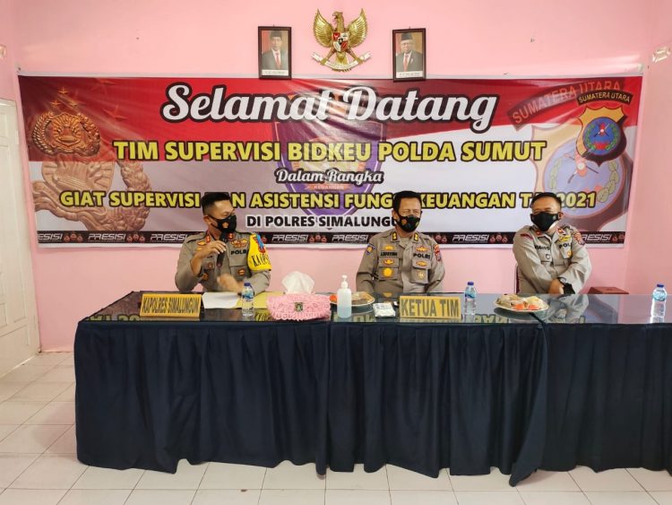 Kapolres Simalungun, AKBP Nicolas Dedy Arifianto, menerima kunjungan Tim Supervisi dan Asistensi Fungsi KEU, di Aulla Bhayangkari Cabang Simalungun, Selasa (23/11/2021) pagi tadi, pukul 09.00 WIB.