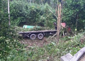 Kecelakaan truk di Jayapura Sentani. (Foto: Istimewa).