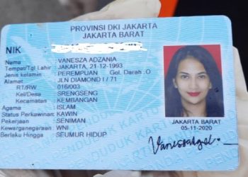 Foto KTP Vanessa Angel yang ditemukan di lokasi kecelakaan. [istimewa]