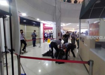 Lokasi korban jatuh di mall center point Medan. [Suara.com/M.Aribowo]
