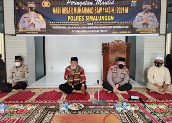 Tausyah yang dibawakan Al Ustadz Drs H. Asy'ari Sitompul.
