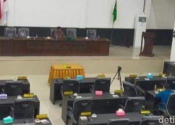 Suasana rapat paripurna DPRD Labura pada 1 Desember lalu yang tidak cukup kuorom (Foto: Ahmad Fauzi Manik/detikcom)