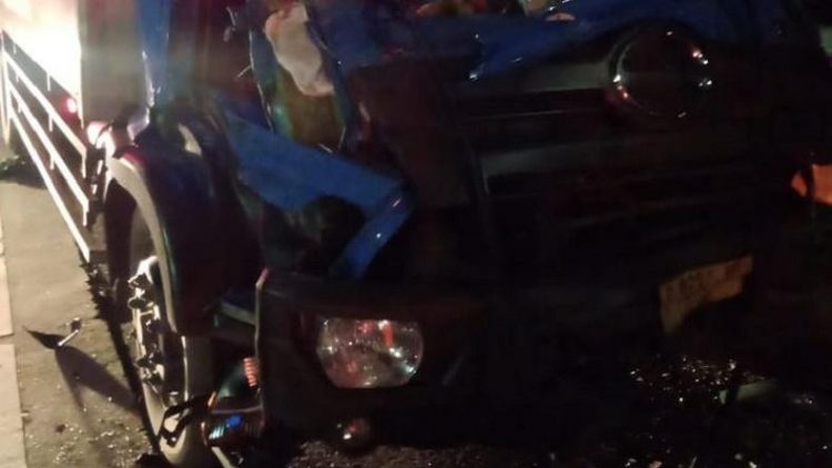 Truk yang kecelakaan dekat pintu keluar Tol Teluk Mengkudu, Kabupaten Serdangbedagai dan menelan 1 korban jiwa serta tiga luka-luka. (Foto: Humas Polri)
