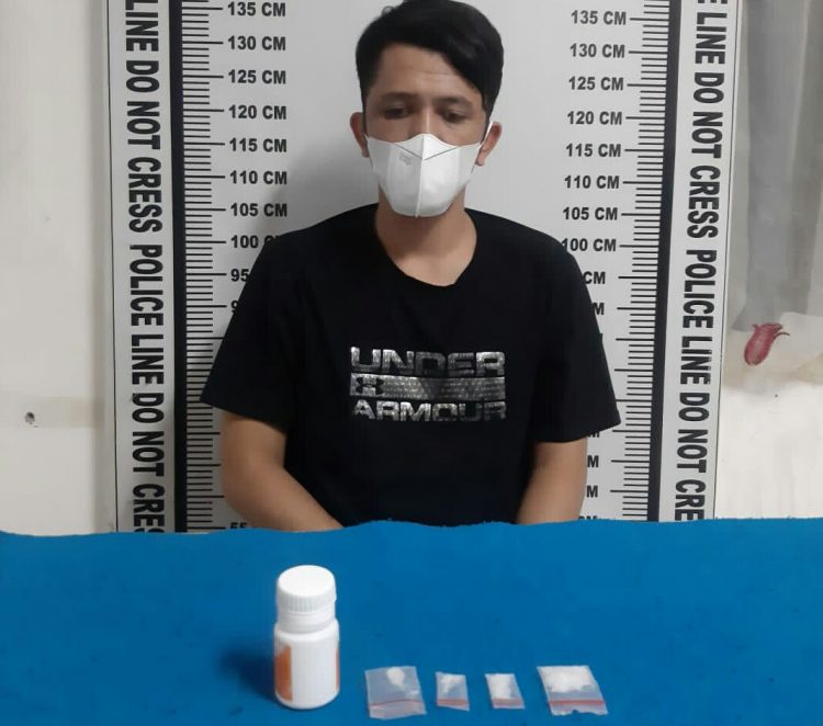 Foto pelaku dan barang bukti yang diamankan Polisi.