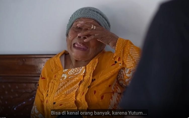 Mbah Minto saat menceritakan zaman masih susah (Foto: Instagram/ucup_jbsklaten)