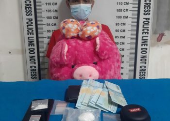 Foto pelaku dan barang bukti saat di kantor Polisi.