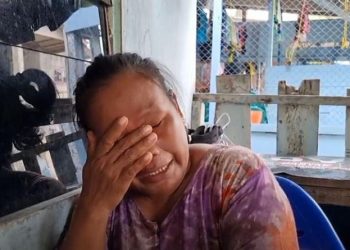 Calon mertua korban pembunuhan di Medan menangis saat menceritakan sosok Fitriani yang sudah dianggap sebagai anaknya sendiri. (Foto: iNews/Yudha Bahar)