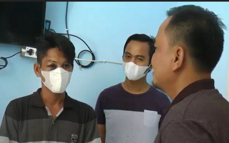 Rico pelaku pencurian di rumah warga di Prabumulih ditangkap dan ditembak polisi. (Foto: Berrie B)