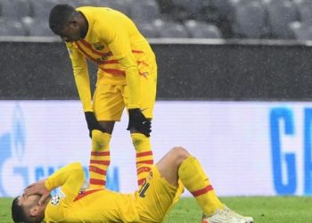 Bek Barcelona asal Spanyol, Jordi Alba cedera saat memainkan laga terakhir Grup E Liga Champions antara Bayern vs Barcelona di Allianz Arena, Munich, Kamis (9/12/2021) dini hari WIB.Christof STACHE / AFP.