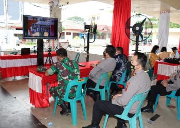 Kapolres Pematangsiantar mengikuti arahan Presiden Republik Indonesia secara virtual, yaitu dalam rangka antisipasi varian omicron di wilayah Indonesia.