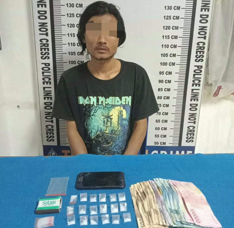 Foto pelaku dan barang bukti yang diamankan Polisi.