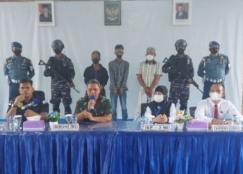TNI AL Tangkap 17 Pekerja Migran Ilegal di Perairan Tanjung Balai. [Antara]