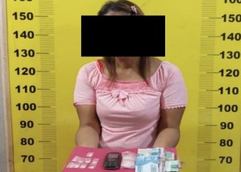 Tersangka K alias Lisa saat diamankan di Satres Narkoba Polres Asahan. (Foto: istimewa)
