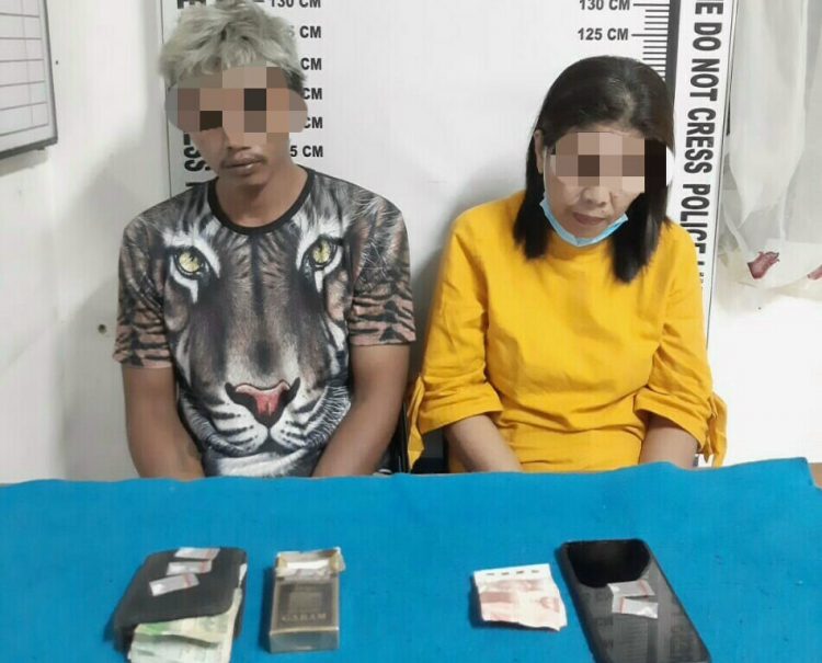 Foto kedua pelaku dan barang bukti yang diamankan Sat Narkoba Polres Pematangsiantar.