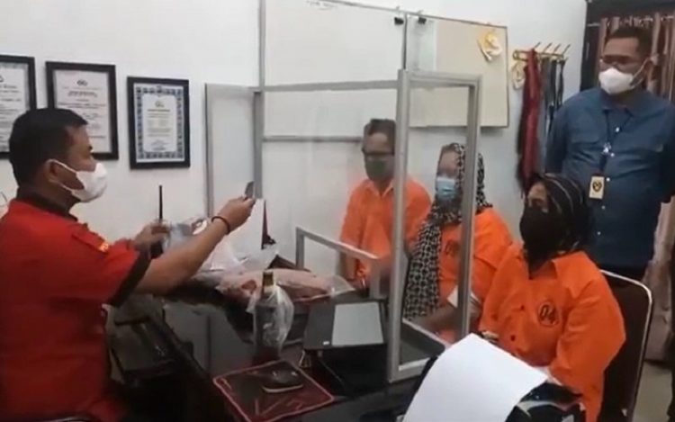 Istri di Asahan Sewa Orang untuk Siram Suami Pakai Air Keras (Foto: iNews/Ulil Amri)