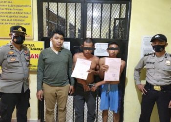 Dua Satpam perusahaan sawit di Kabupaten Muratara, Fen Efendi (39) dan Arianto (24) ditangkap polisi usai memperkosa janda. Foto/iNews TV/Era Neizma Wedya