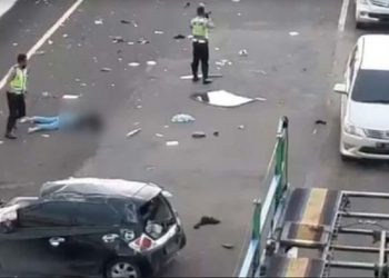 Mahasiswi di Palembang, Febi Khoirunisa (21) tewas usai mengalami kecelakaan maut di Jalan Tol Kayuagung-Palembang wilayah Pemulutan Ogan Ilir, Sumatera Selatan. Foto/SINDOnews/Dede Febriansyah