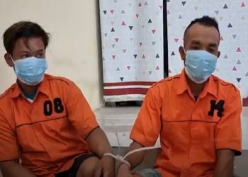 Dua pelaku pembunuhan calon pengantin di Medan yang ternyata teman serta saudara angkat dari mempelai laki-laki. (Foto: iNews/Yudha Bahar)
