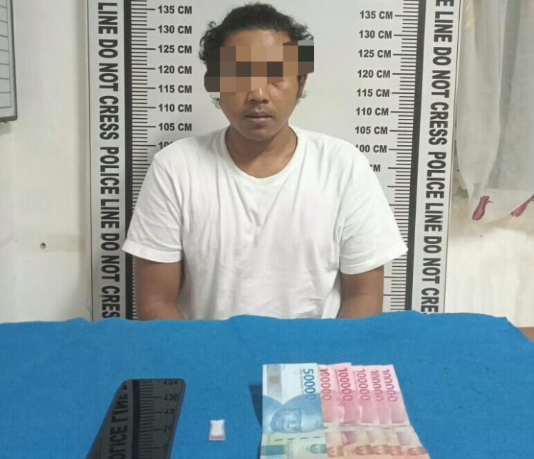 Foto pelaku dan barang bukti yang diamankan Polisi.