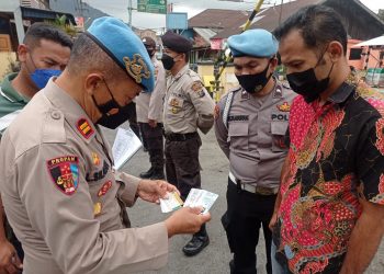 Polres Simalungun mendadak melakukan tes urine terhadap anggota yang dipilih secara acak.