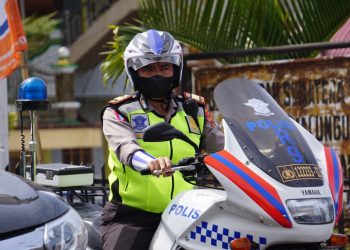 Kasat Lantas Polres Simalungun, AKP Hendrik Fernandes Aritonang, S.I.K., M.H, saat melakukan patroli.