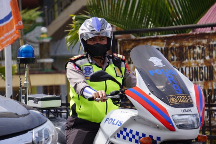 Kasat Lantas Polres Simalungun, AKP Hendrik Fernandes Aritonang, S.I.K., M.H, saat melakukan patroli.