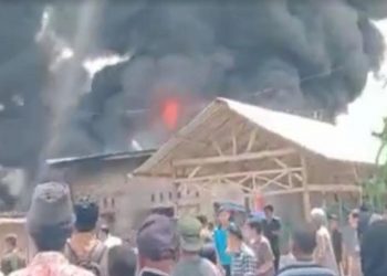 Tujuh rumah warga di Desa Huraba I, Kecamatan Siabu Kabupaten Mandailing Natal (Madina) Sumatera Utara (Sumut) ludes dilalap si jago merah Foto SINDOnews