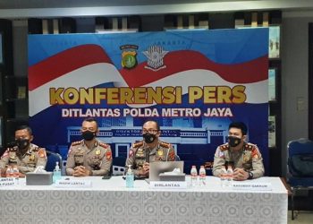 Polda Metro menggelar jumpa pers terkait kecelakaan menewaskan AKP Novandi Arya Kharisma dan Sis Zahra (Rakha/detikcom)