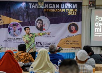 Staf Khusus Menteri Hukum dan Hak Azasi Manusia (Stafsus Menkumham), Bane Raja Manalu di acara seminar dengan tema “Tantangan UMKM Menghadapi Tahun 2022”, di Simalungun Room Siantar Hotel, Kota Pematangsiantar, Sumatera Utara, Sabtu (5/2/2022).