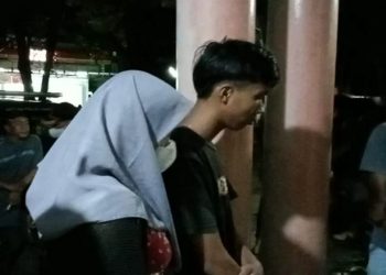 Gadis SMA di Kabupaten Tanah Laut, Kalimantan Selatan, berinisial Y yang terjaring razia di kamar hotel, ternyata check in ke hotel memakai kartu identitas anak. Foto/iNews TV/Zulkifli Yunus
