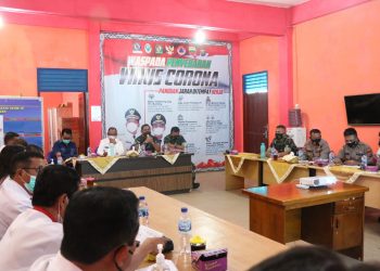Pemerintah Kabupaten (Pemkab) dan Forkopimda Simalungun menggelar rapat di Posko Satgas Covid-19 Kabupaten Simalungun, Sumut, Rabu (9/2/2022).