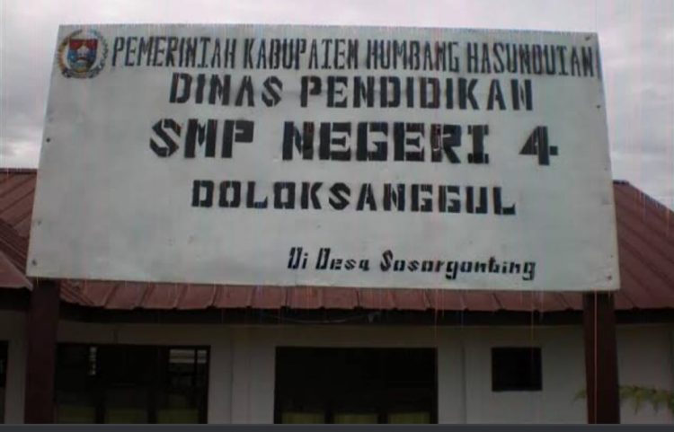 SMP Negeri 4 Dolok Sanggul.