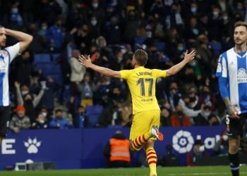 Gol injury time Luuk de Jong bikin Espanyol vs Barcelona tuntas 2-2 (AP/Joan Monfort)