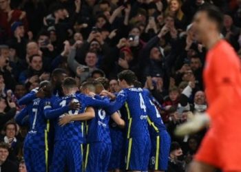 Para pemain Chelsea merayakan gol Kai Havertz pada pertandingan sepak bola leg pertama babak 16 besar Liga Champions UEFA antara Chelsea dan Lille (LOSC) di stadion Stamford Bridge, di London, pada 22 Februari 2022. Glyn Kirk / IKIMAGES / AFP