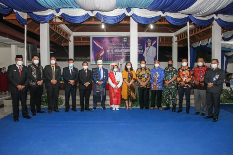 Foto bersama disela - sela acara.