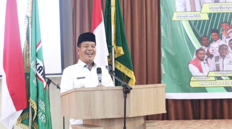 Bupati Simalungun, Radiapoh Hasiholan Sinaga.