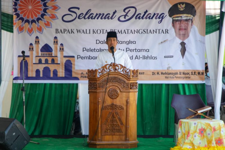 Wali Kota Pematangsiantar, Dr Hefriansyah saat memberikan kata sambutan.