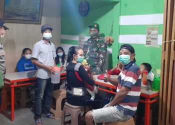 Warga dihimbau tetap menerapkan protokol kesehatan.