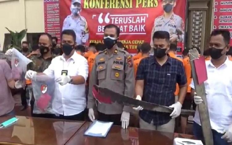 Tersangka Pengeroyokan hingga Tewas di Warung Tuak Batubara Ditangkap Polisi (Foto: iNews/Fadly Pelka)
