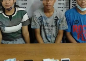 Foto ketiga pelaku dan barang bukti sabu yang diamankan Polisi.