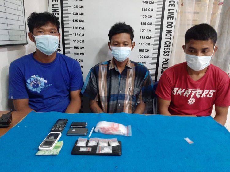 Foto ketiga pelaku dan barang bukti sabu yang diamankan Polisi.