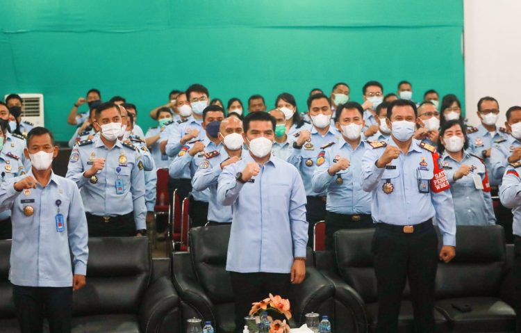 Bane Raja Manalu saat kunker ke Kanwil Kumham Sumut, Senin (28/3/2022).
