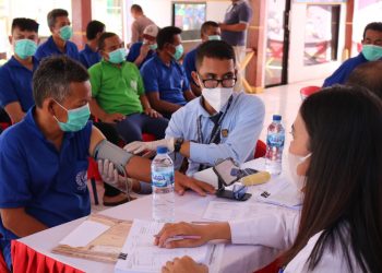 Lapas Kelas IIa Pematang Siantar Kanwil Kemenkumham Sumut, bersama pihak Polres Simalungun saat melakukan vaksinasi terhadap Warga Binaan Pemasyarakatan (WBP).