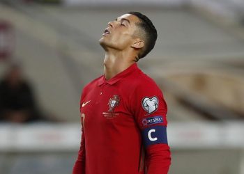 Timnas Portugal pincang jelang playoff Kualifikasi Piala Dunia 2022 Zona Eropa. Akibatnya Cristiano Ronaldo bisa gagal main di ajang sepak bola terakbar itu. (Foto: REUTERS/Pedro Nunes)