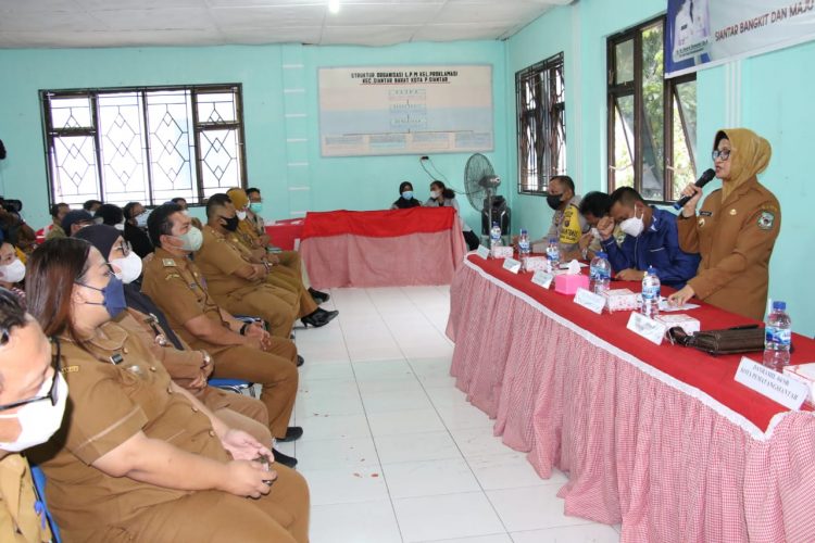 Plt. Wali Kota Pematangsiantar saat membuka Musrenbang Kecamatan Siantar Barat.